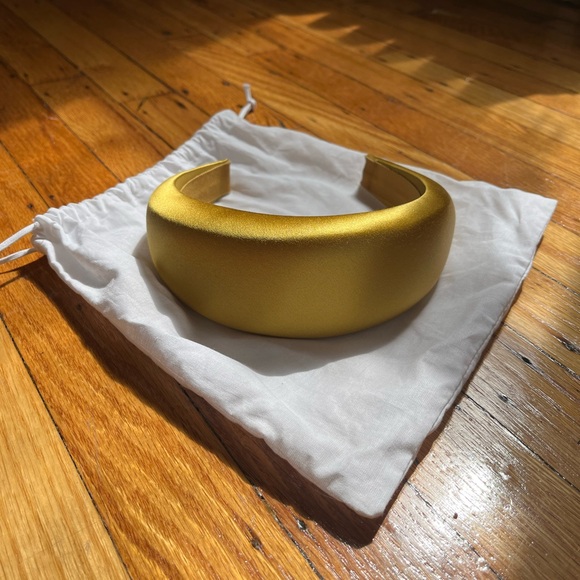 Prada Satin Puff Headband in a gorgeous Yellow Gold - Picture 2 of 4